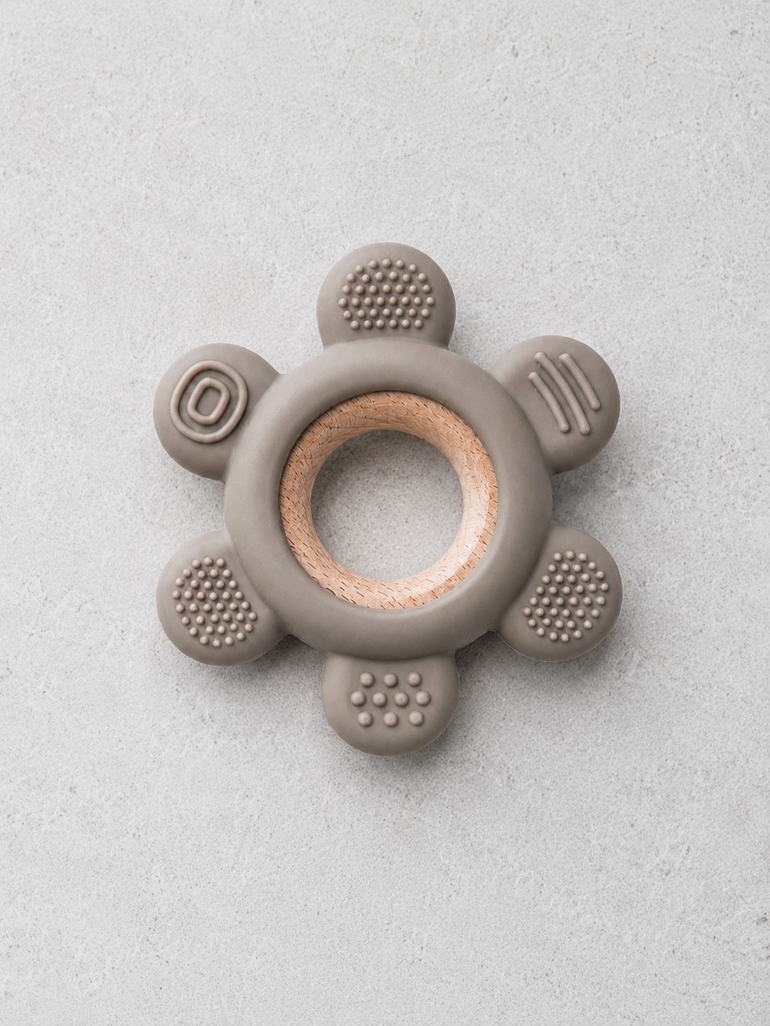 Siliconen Bijtring Bloem met Houten ring - Taupe